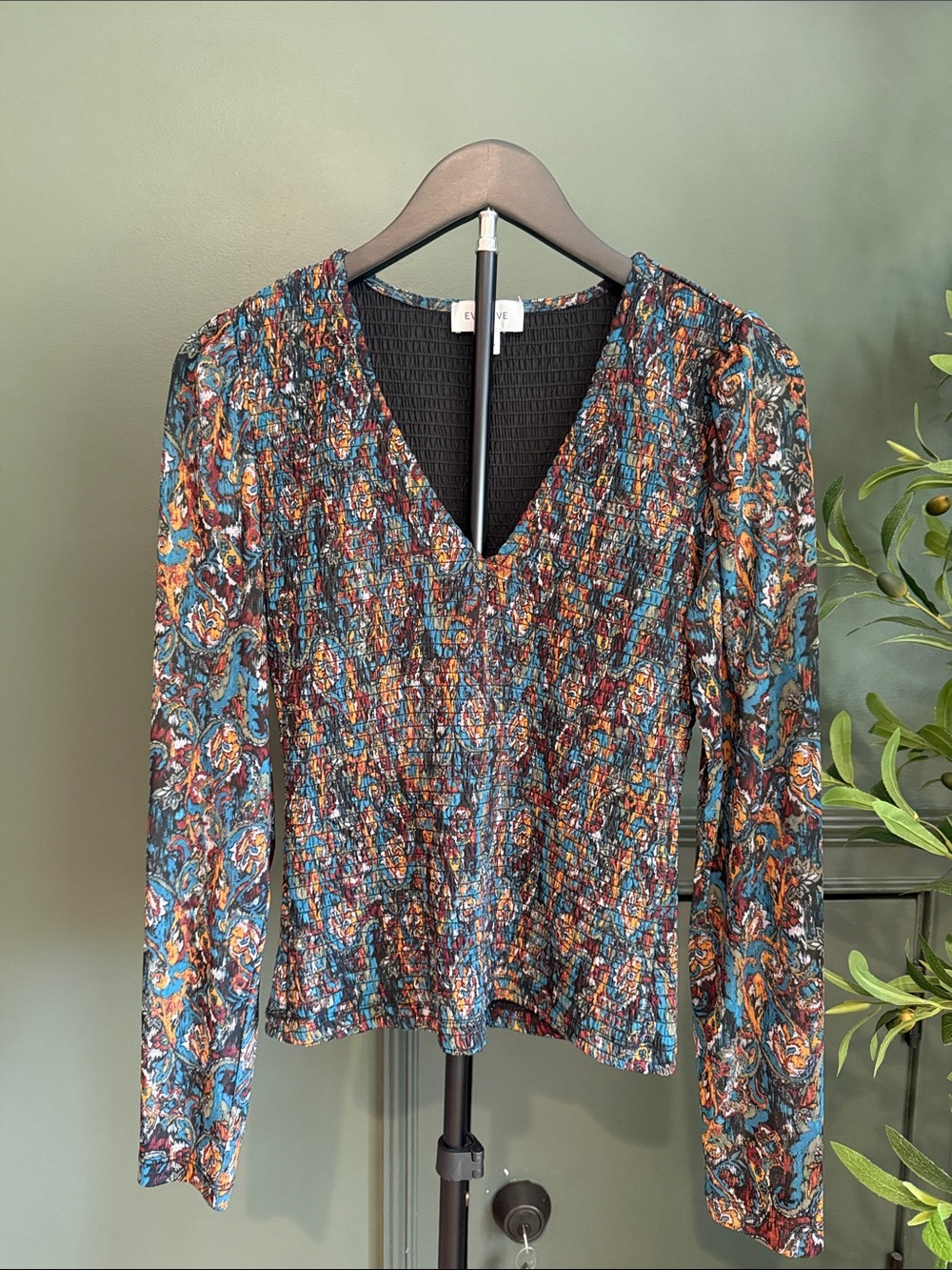 [Evereve] Smocked V-Neck Blouse